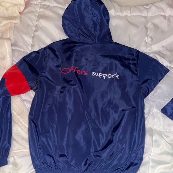 windbreaker - Picture 3 of 3